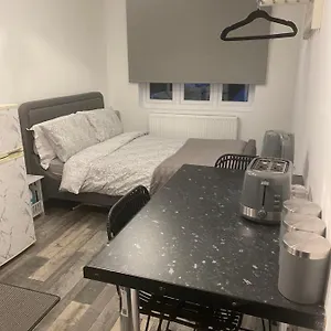 Exeter Garden For 2 , Ilford United Kingdom